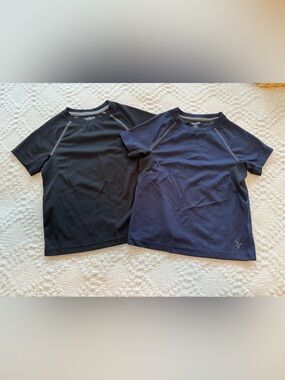 Old Navy boys dri fit  Crew Neck Tee - Black & Navy